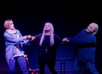 Θέατρο προτάσεις: “Γάμος σημαίνει…”, μία μαύρη κωμωδία του Θανάση Χλιάρα