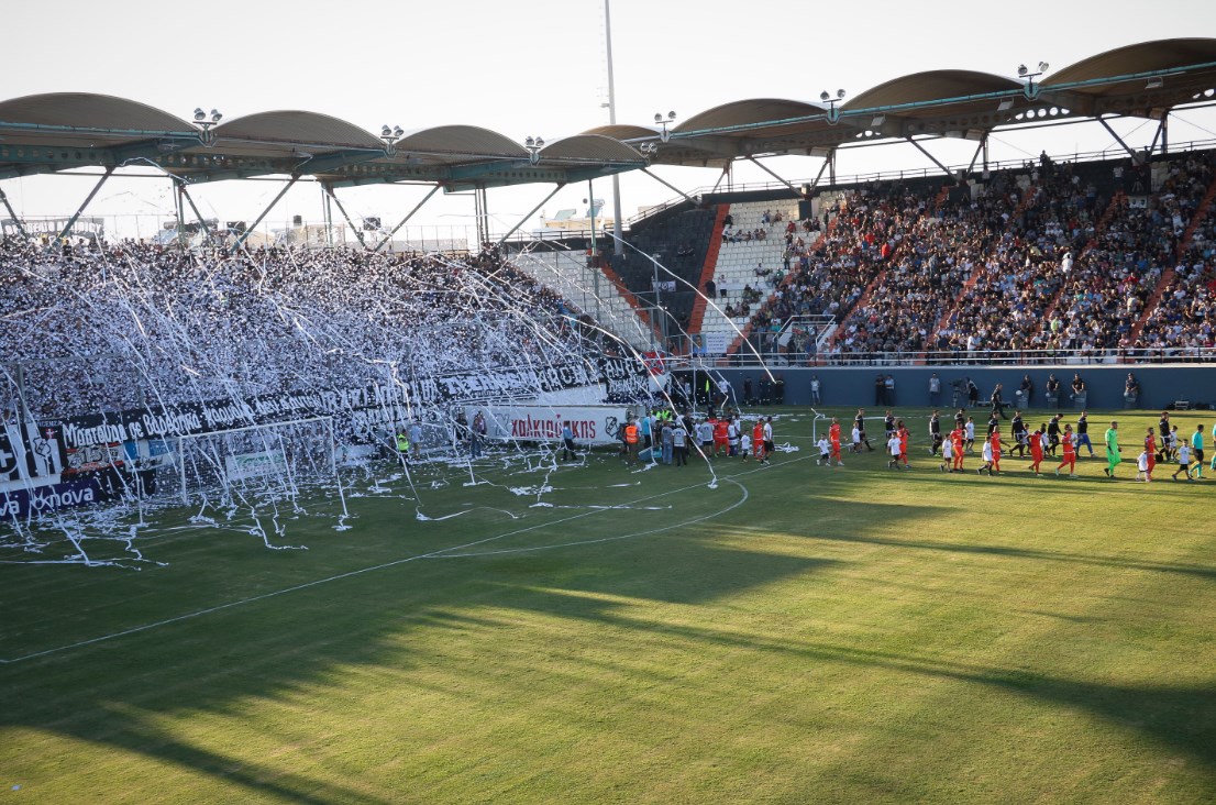 ΟΦΗ – Αστέρας Τρίπολης: Γνωστός σχεδιαστής μόδας παρακολούθησε το παιχνίδι (pics)