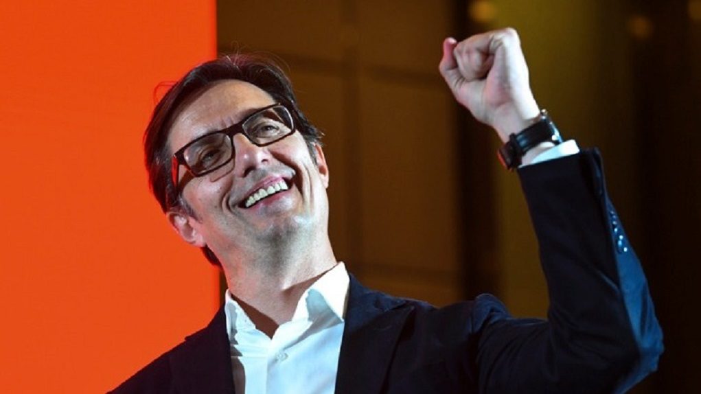 Βόρεια Μακεδονία: Ο Στέβο Πεντάροφσκι επικράτησε στον πρώτο γύρο των προεδρικών εκλογών