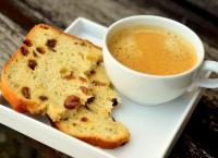 Γι αυτό δεν πρέπει να πίνουμε καφέ μόλις ξυπνήσουμε [vid]