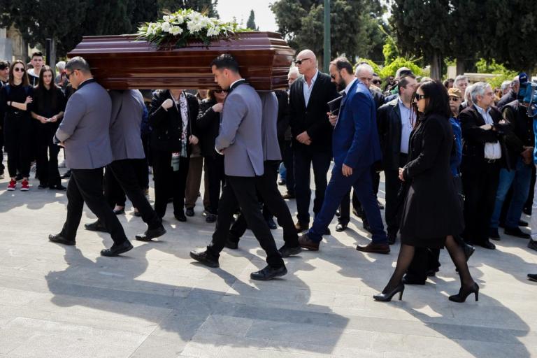 Πολιτική κηδεία: Τι σημαίνει και ποια η διαφορά της από την θρησκευτική