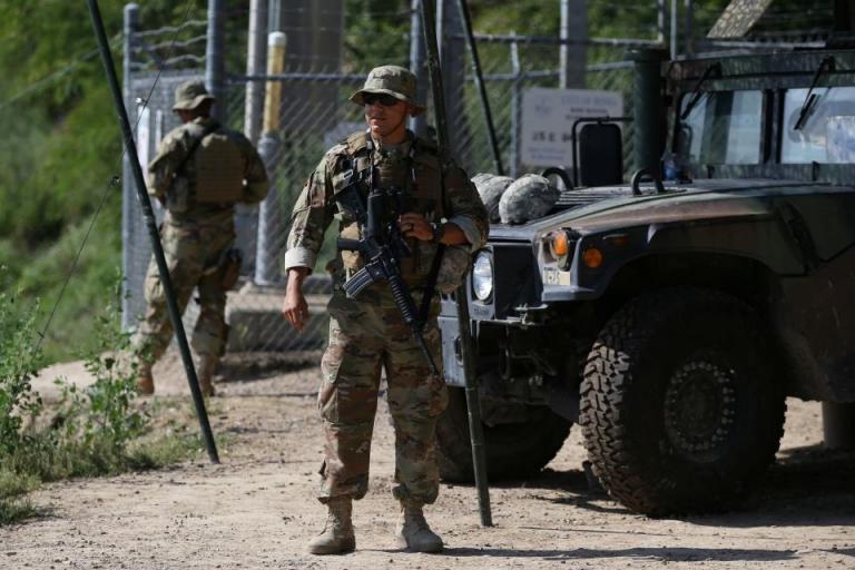 ΗΠΑ: Ακόμη 300 στρατιώτες στέλνει το Πεντάγωνο στα σύνορα με το Μεξικό