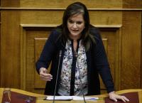 Μπακογιάννη: “Μετατρέψατε τη μομφή προς τον Πολάκη σε ψήφο εμπιστοσύνης αλλά δεν θα τη λάβετε από τον λαό”