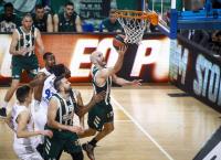 Ο «Εξάστερος» θέλει να ρίξει από το θρόνο τη «Βασίλισσα»