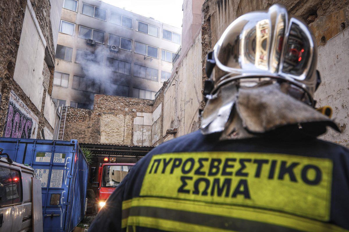 Προκήρυξη: Προσλαμβάνονται 962 εποχικοί πυροσβέστες