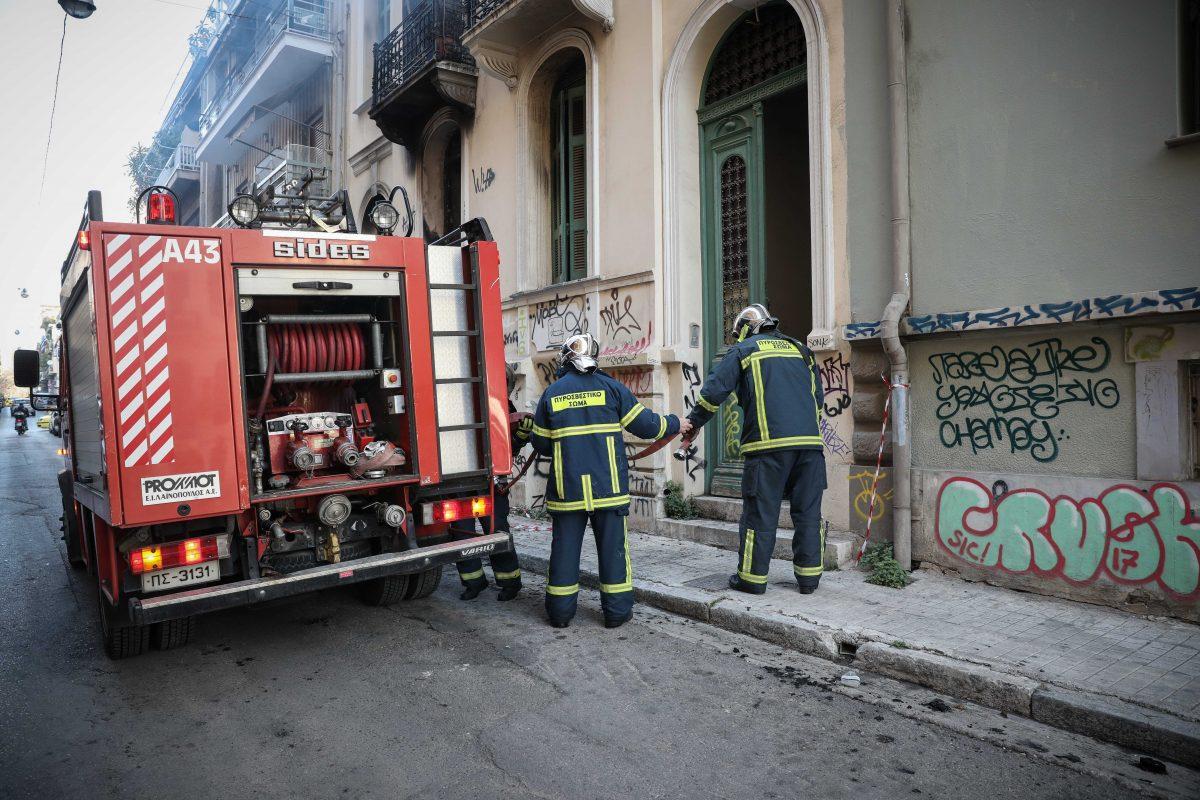 Φωτιά τώρα: Μεγάλη πυρκαγιά σε διαμέρισμα στη Θεσσαλονίκη