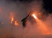 Καλαμάτα: Τέλος ο σαϊτοπόλεμος – Ανακοίνωσε ότι σταματάει το έθιμο ο δήμαρχος