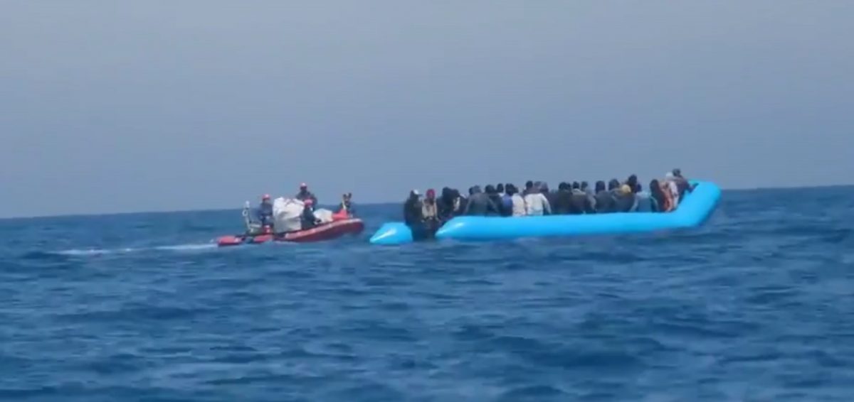 Γερμανική ΜΚΟ διέσωσε 64 μετανάστες ανοικτά της Λιβύης