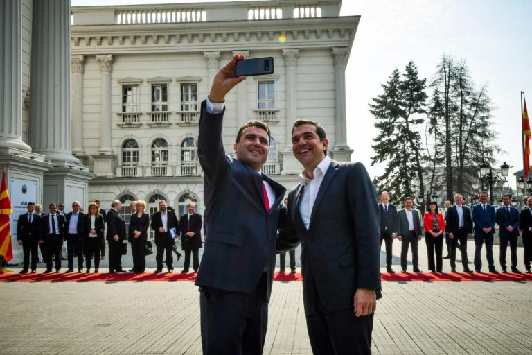 Επίσκεψη Τσίπρα στη Βόρεια Μακεδονία: Τι σχολιάζει η FAZ