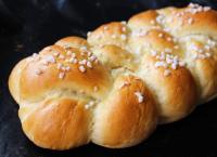 Μεγάλη Πέμπτη: Ο λόγος που την συγκεκριμένη ημέρα φτιάχνουμε τσουρέκια και βάφουμε αυγά