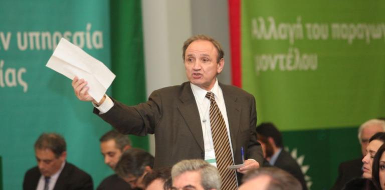 Έξαλλος ο Στέφανος Τζουμάκας – Έκλεισε το τηλέφωνο on air