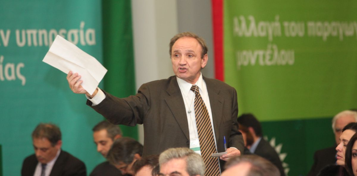 Έξαλλος ο Στέφανος Τζουμάκας – Έκλεισε το τηλέφωνο on air