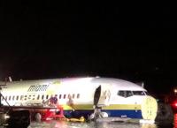 Φλόριντα: Αεροπλάνο γλίστρησε στον διάδρομο και έπεσε στο ποτάμι