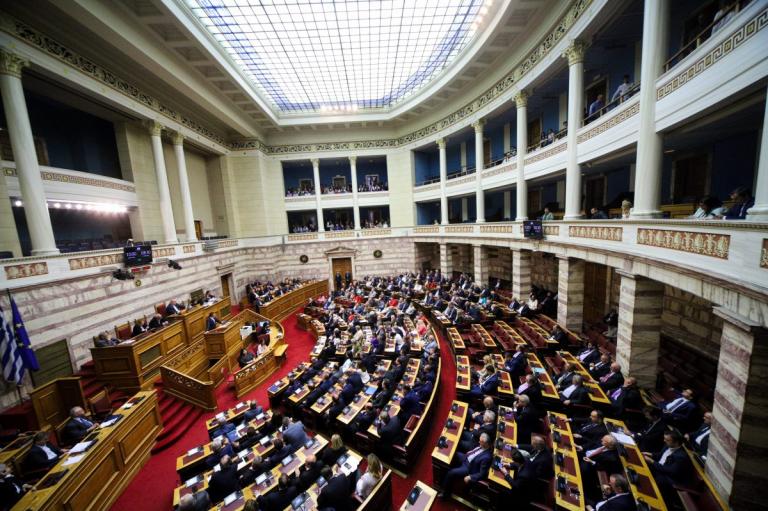 Ψήφος εμπιστοσύνης: “Ναι” από 153 βουλευτές σε σύνολο 289