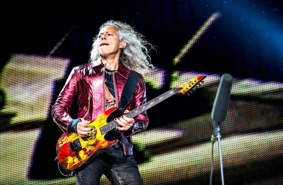 Metallica: Ο Kirk Hammett έπεσε στη σκηνή και το ευχαριστήθηκε (vid)