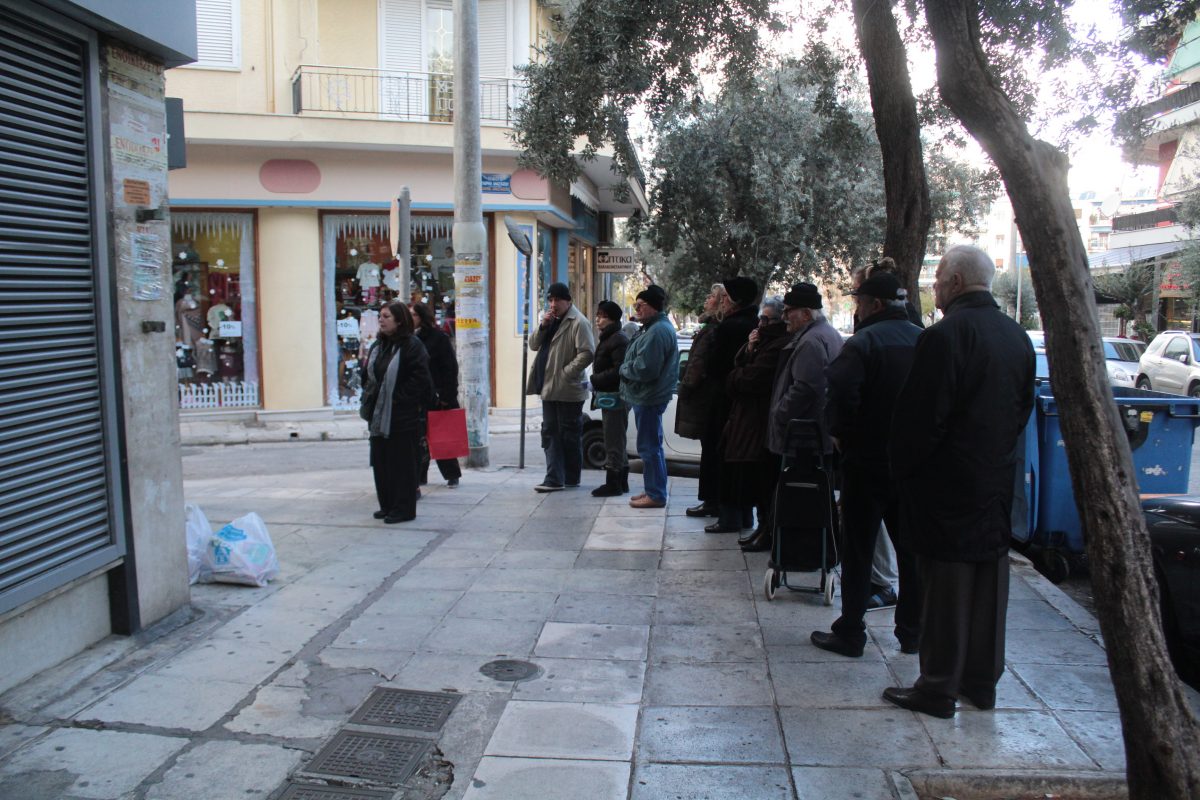 13η σύνταξη: Αντιδράσεις από τους συνταξιούχους μετά την ψυχρολουσία στα ΑΤΜ