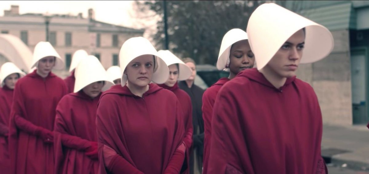 The Handmaid’s Tale III: Έρχεται τον Ιούνιο η νέα σεζόν της δημοφιλούς σειράς