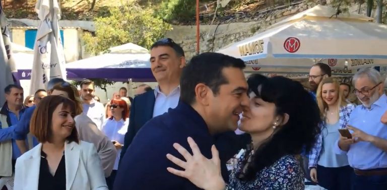 Αλέξης Τσίπρας: Σε ουζερί στο Κερατσίνι ο πρωθυπουργός