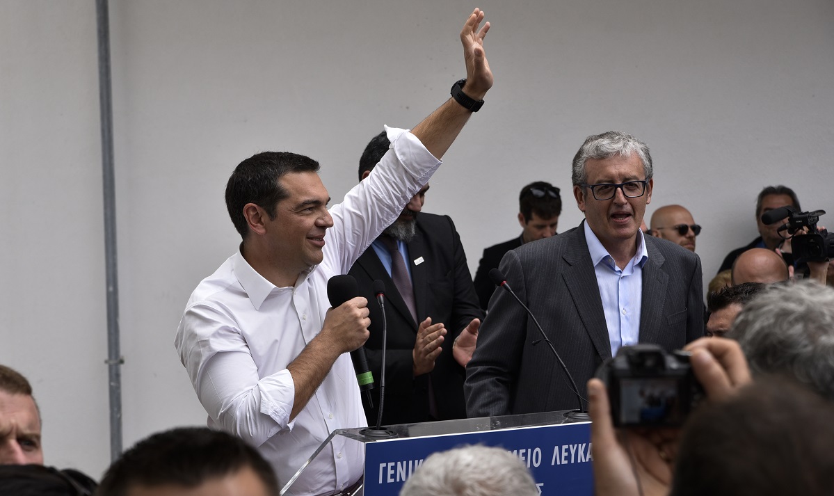 Τσίπρας: Γλέντι στο twitter για τον… Χριστό του πρωθυπουργού (pics)