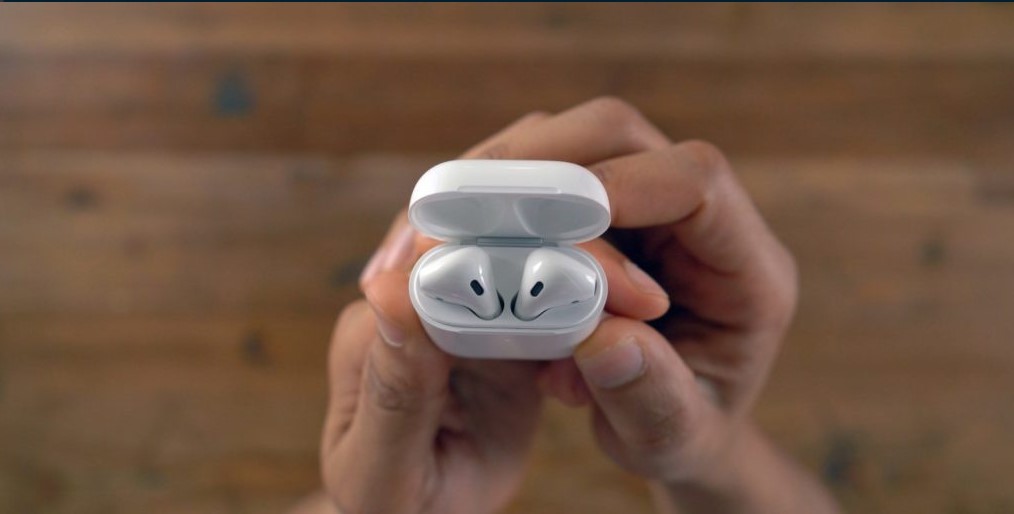 Apple: Τα Air Pods είναι ανθεκτικά ακόμα και αν τα φάτε