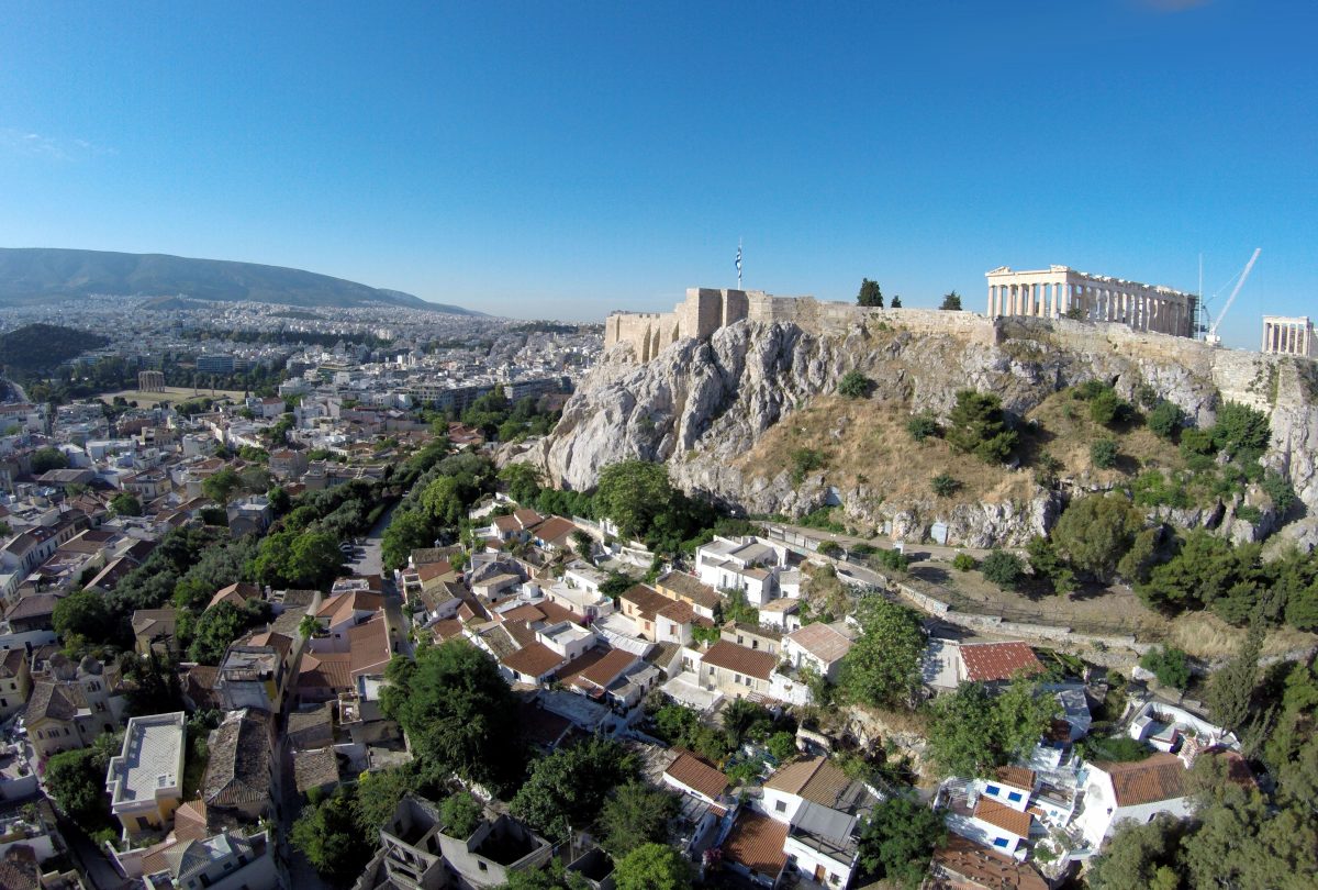 Αναφιώτικα: Η γραφική λιλιπούτεια συνοικία κάτω από την Ακρόπολη (vid)