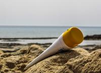 Αντιηλιακό: Πώς να αποφύγετε τις βλαβερές συνέπειες του ήλιου