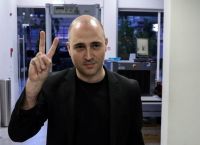 Κωνσταντίνος Μπογδάνος: Μιλάει για πρώτη φορά για τον γάμο του (vid)