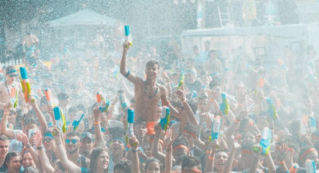 Waterboom Festival: Το μεγαλύτερο μπουγέλο της πόλης θα γίνει στο ΟΑΚΑ
