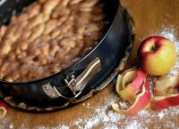 Μηλόπιτα: Εύκολο και νόστιμο γλυκό για όλη την οικογένεια