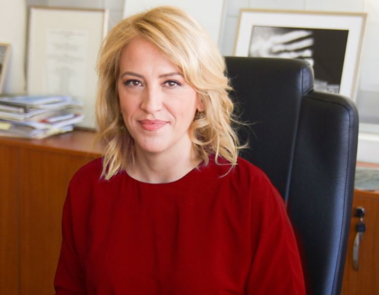Η Ρένα Δούρου εκτέθηκε χωρίς φόβο ενώπιον των πολιτών της Αττικής