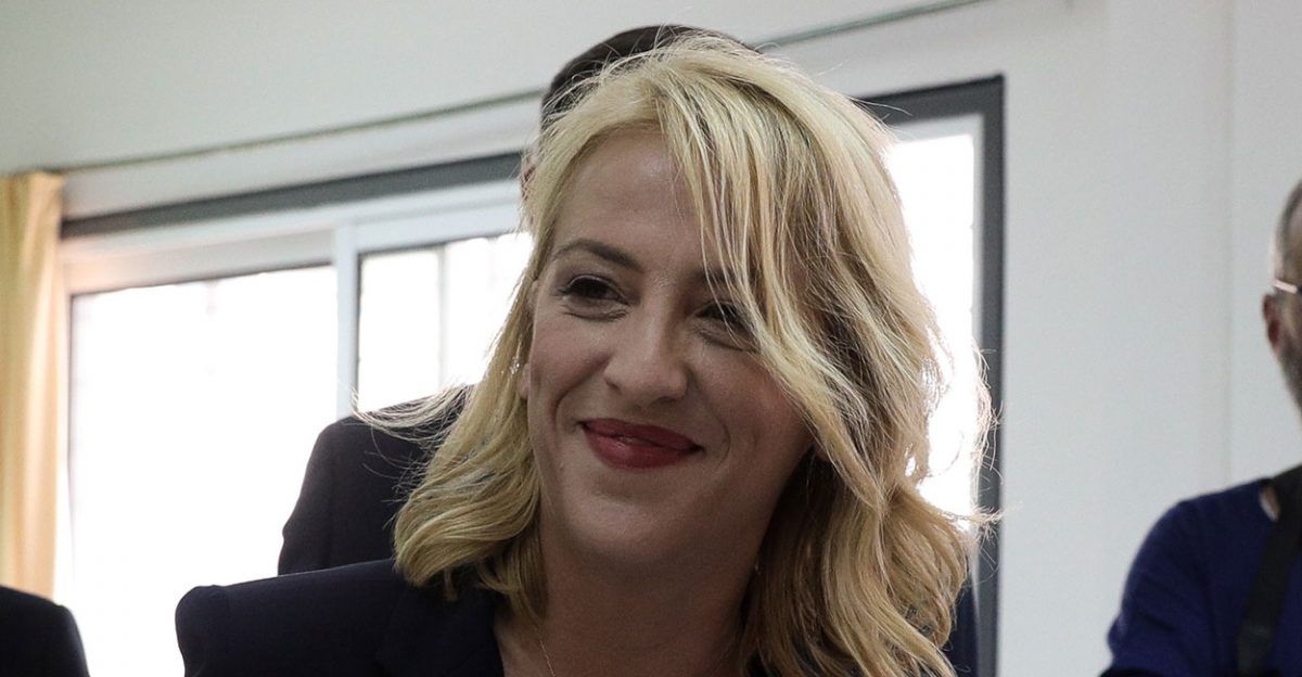Περιφερειακές εκλογές 2019: Η Ρένα Δούρου στην κάλπη με τη μητέρα της (pics)