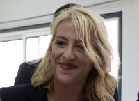 Ρένα Δούρου: Η επιλογή του ΣΥΡΙΖΑ δεν είναι κομματική αλλά πατριωτική