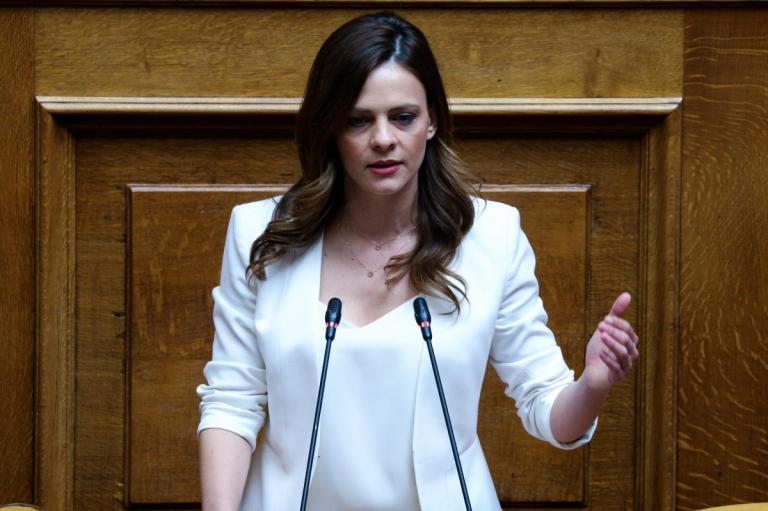 Αχτσιόγλου: Ενίσχυση 1.000 ευρώ σε 134 ανέργους, πρώην εργαζόμενους και εργαζόμενους σε επίσχεση