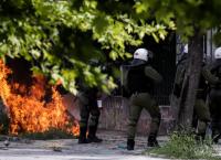 Εξάρχεια επεισόδια: Νέες επιθέσεις κατά των ΜΑΤ στο Πολυτεχνείο – Δύο προσαγωγές