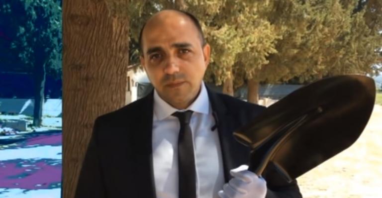 Ευρωεκλογές 2019: Nεκροθάφτης υποψήφιος Ευρωβουλευτής υπόσχεται να «θάψει την Ευρώπη» (vid)