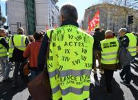 Κίτρινα Γιλέκα: Μειωμένος ο αριθμός των διαδηλωτών – Συγκρούσεις στη Λιόν και τη Νάντη