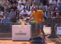 Νικ Κύργιος: Απίστευτες εικόνες από τον Eλληνοααυστραλό τενίστα – Πέταξε καρέκλα και αποχώρησε (vids)