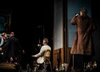 Κριτική θεάτρου: Ο Μισάνθρωπος – Περιέλιξη γύρω από το σκοτεινό “εγώ”