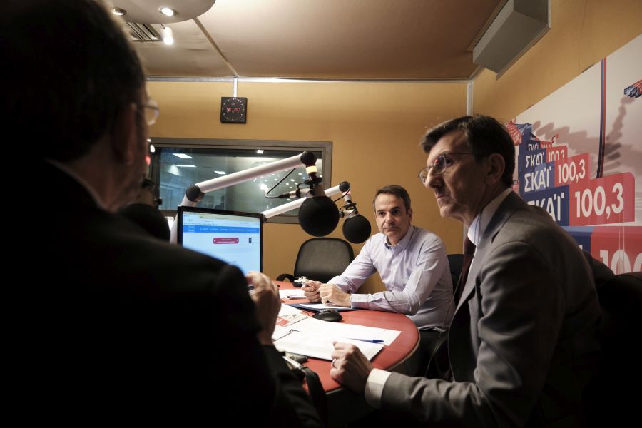 Κυριάκος Μητσοτάκης: Έδειξε στον Πορτοσάλτε ποια ερώτηση να του κάνει (vids)