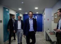 Νέα Δημοκρατία: Αυξάνει την πίεση προς την κυβέρνηση με την άρνηση στον Καλογήρου