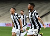 ΠΑΟΚ: Ο σωματοφύλακας του Γιώργου Σαββίδη σηκώνει Ενρίκε και Ζαμπά (vid)