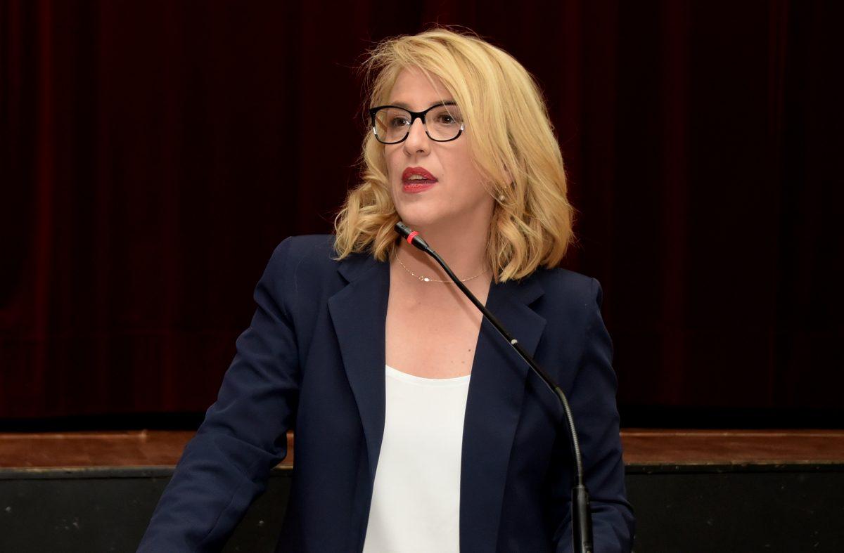 Ρένα Δούρου: Απέναντι στη “Δύναμη Ζωής” δεν υπάρχει κάτι φρέσκο (vid)