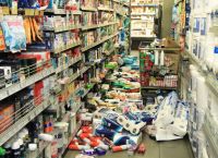 Σεισμός τώρα: Η στιγμή που ο Εγκέλαδος “χτυπάει” την Ηλεία (vids)