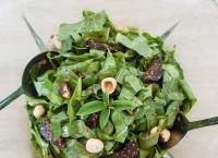 Σέσκουλα σαλάτα με συκομαΐδα και φουντούκια