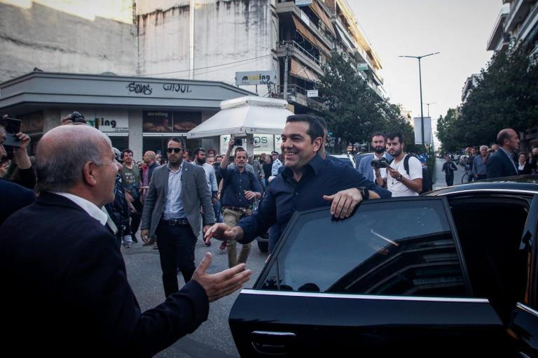 Άγριο κράξιμο στον Τσίπρα: “Μπράβο Αλέξη, άντε με τους Πασόκους τώρα” (vid)