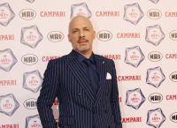 Νίκος Μουτσινάς: Ο Αρναούτογλου βρέθηκε στον δρόμο μου και γνώρισα τον ψυχολόγο (vid)