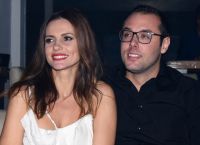 Βασίλης Λιάτσος – Ελένη Καρποντίνη: “Κάθε μέρα σφαζόμαστε” (vid)