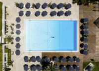 Πισίνα Hilton: Διακοπές στο κέντρο της Αθήνας