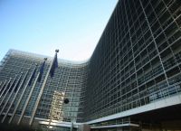 Κομισιόν: Δεν έχουμε συμφωνήσει για την κατάργηση της μείωσης αφορολόγητου