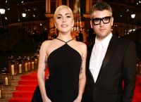 Lady Gaga: Ο σχεδιαστής της πήρε το «Όσκαρ» μόδας